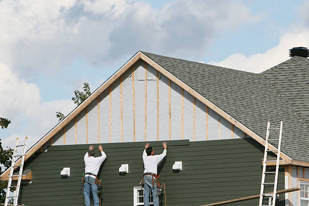Professional Siding Installation technician working in Taylors, SC